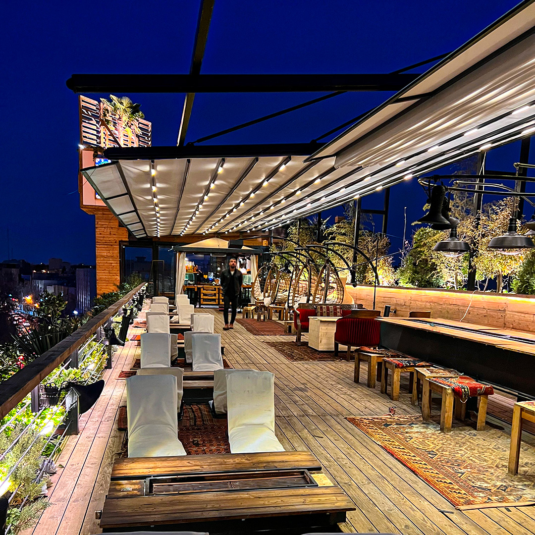 سقف متحرک هتل چهل پنچره سقف متحرک هتل چهل پنچره اصفهان